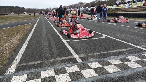 Découvrez comment Nicolas MASLE, étoile montante du KZ2, affronte les défis de l'Open Kart de Salbris et prépare sa revanche en mars.