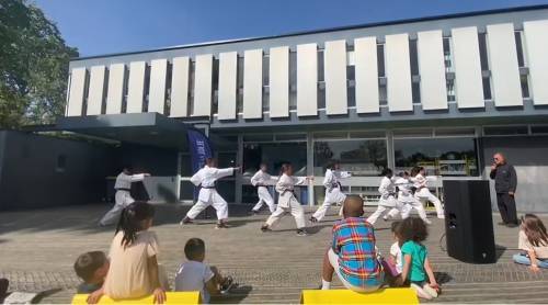 Initiation au karaté semaine à Mantes-la-Jolie bleue 2025