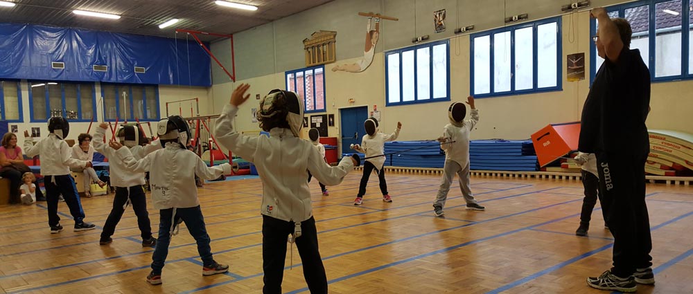 Entraînement enfants escrime AS Mantaise Mantes-la-Jolie