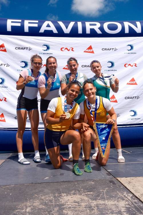 Chloe-Lina-championne-de-France-Sprint-Senior-podium-aviron-asmantaise-juillet-2026
